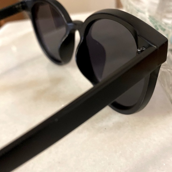 Woman’s Round Black Sunglasses - Picture 7 of 12